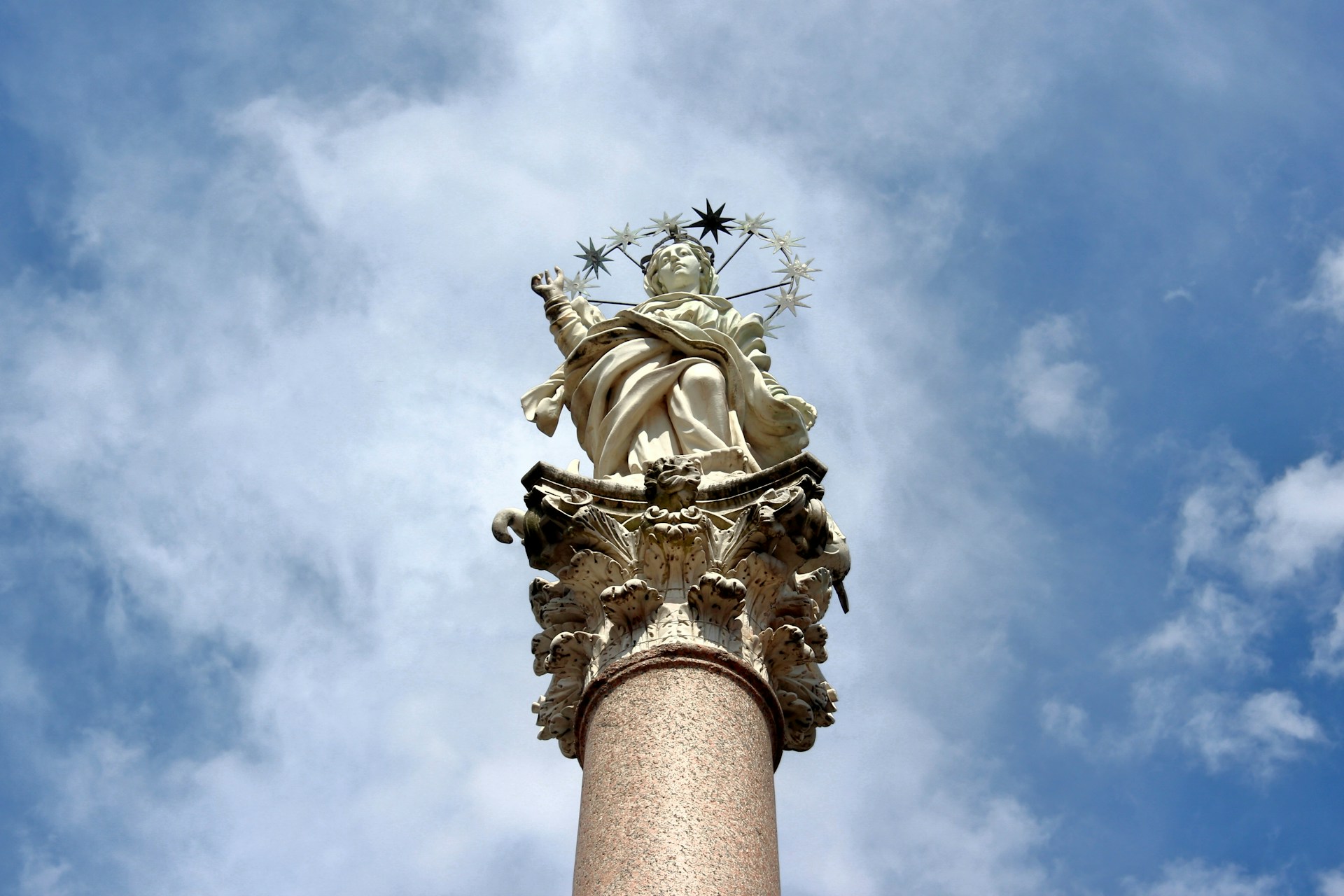 Escort Service Reisebegleitung Lucca